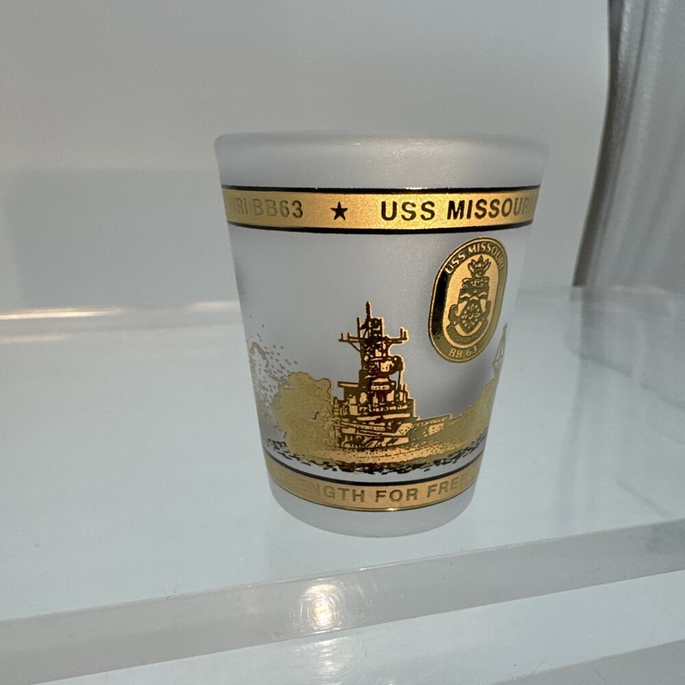 VINTAGE USS MISSOURI BB63 PEARL HARBOR COMMEMORATIVE DOF SHOT GLASS 22K GOLD